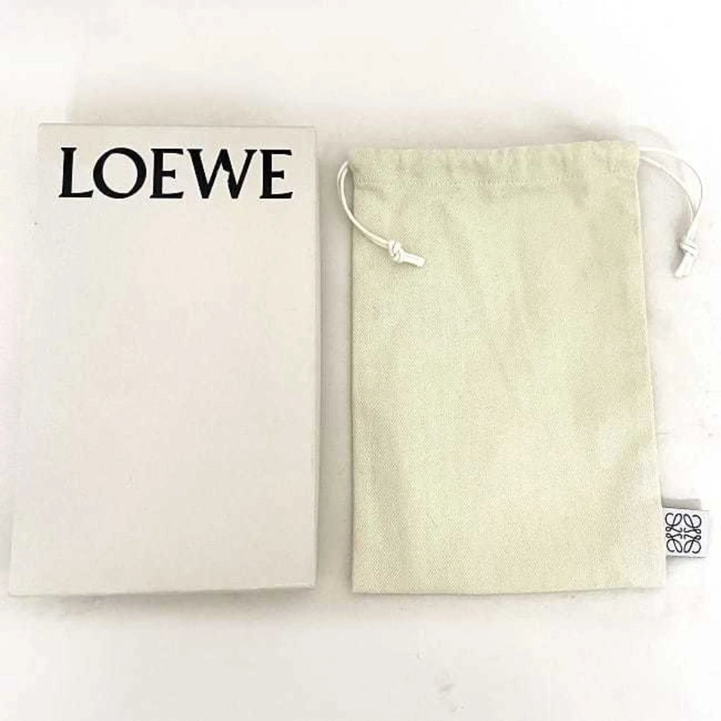 Repeat Wallet Red LOEWE Pre-Owned Gold Loewe Long Women's Embossed Leather 107N55.F13 Anagram Round GP (Good)