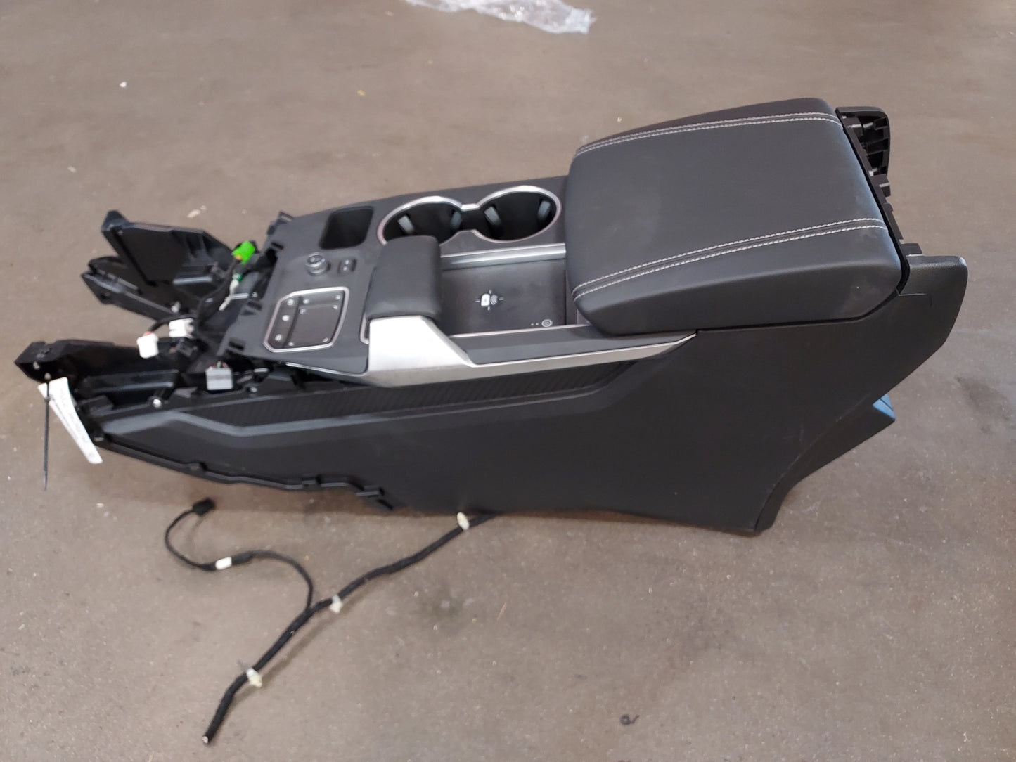 OEM Center 2022-2023 Pre-Owned LKQ (Good) MDX Floor Console Acura