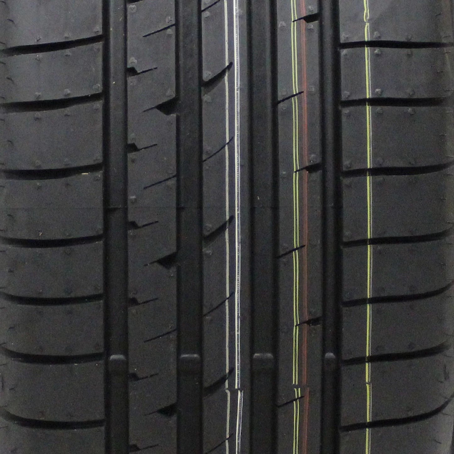 93Y Performance Passenger F1 225/40R19 2 ROF Asymmetric Eagle Tire XL Goodyear