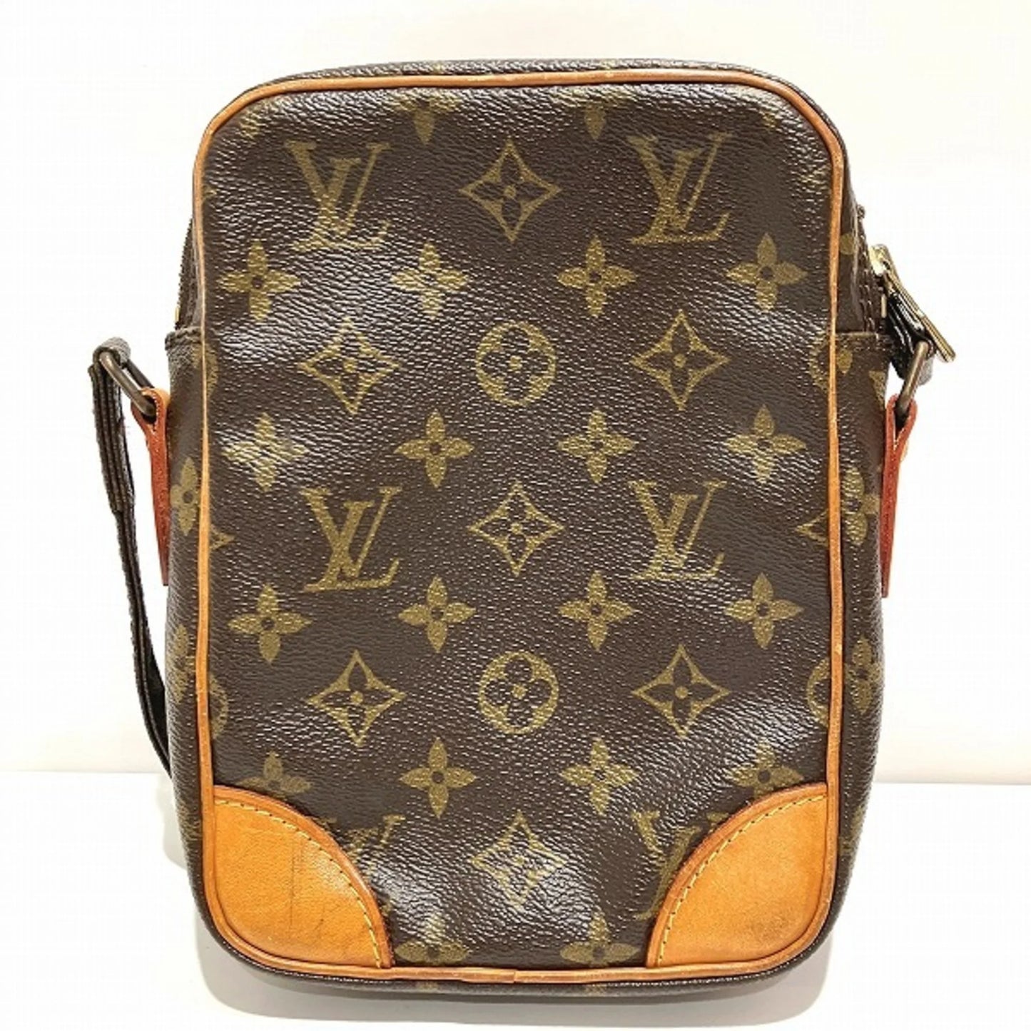 Louis (Good) Pre-Owned Vuitton Shoulder Monogram Women Danube Bag M45266