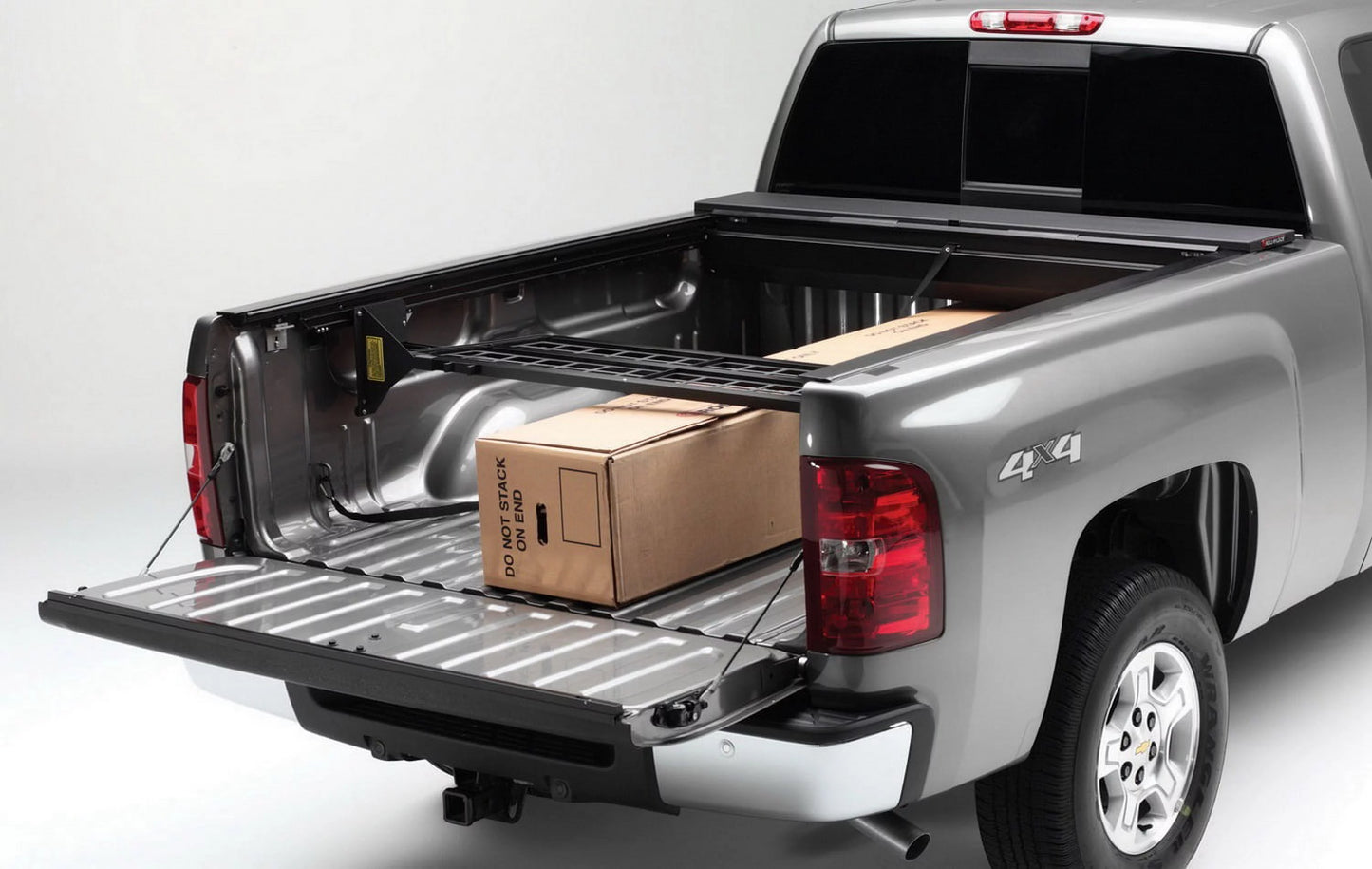 Compatible Bed Rolling 2015-2022 Roll-N-Lock Truck GMC Manager Colorado, 2015-2022 Divider; RealTruck Cargo CM262 Canyon Chevrolet with Select by